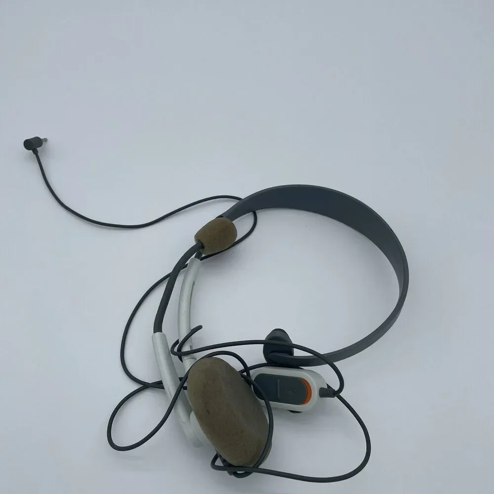 MICROSOFT Xbox 360 Wired Headset w/ In-Line Volume Control and Mute Switch White